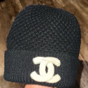 Chanel cashmere beanie